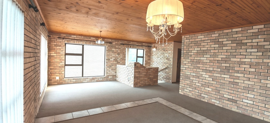 5 Bedroom Property for Sale in Dana Bay Western Cape